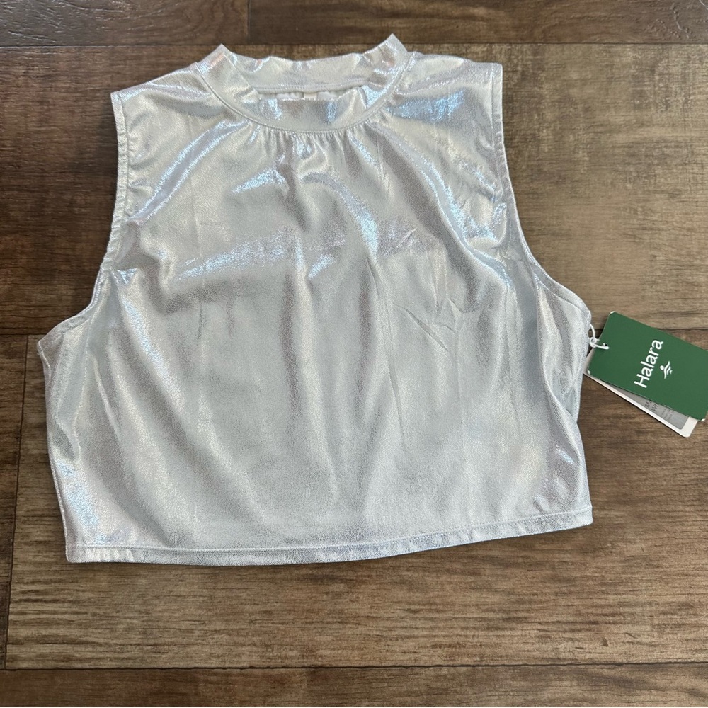 New HALARA silver metallic spec high neck crop sleeveless top